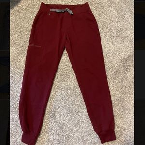 Figs Zamora Jogger scrub pants BURGUNDY